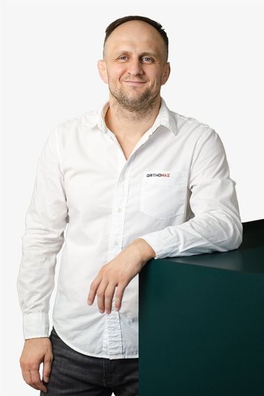 Ortho MAZ &ndash; Portr&auml;t Dr. med. Adrian Mazan (PL)